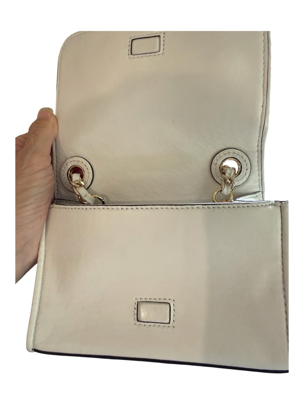 Tory Burch White and Black Quilted Crossbody with Gold Chain - Picture 5 of 7